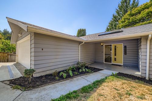 18319 83rd Pl Ne, Kenmore, WA, 98028-2847 | Card Image