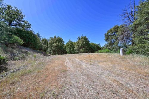 6860 Ant Hill Road, Somerset, CA, 95684 | Card Image