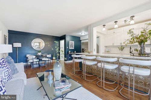 apt-d-12 Ashby St, ALEXANDRIA, VA, 22305-2817 | Card Image