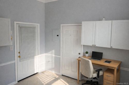 1 W Sunrise Hwy, Freeport, NY, 11520-3609 | Card Image