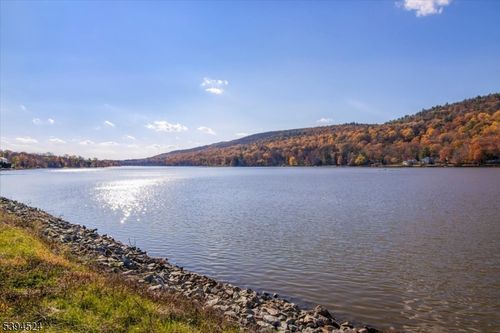 11 Bushwick Ln, West Milford, NJ, 07480-4803 | Card Image