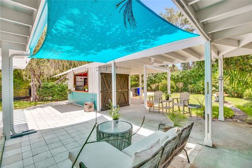 811 Royal Palm Pl, Vero Beach, FL, 32960-5191 | Card Image