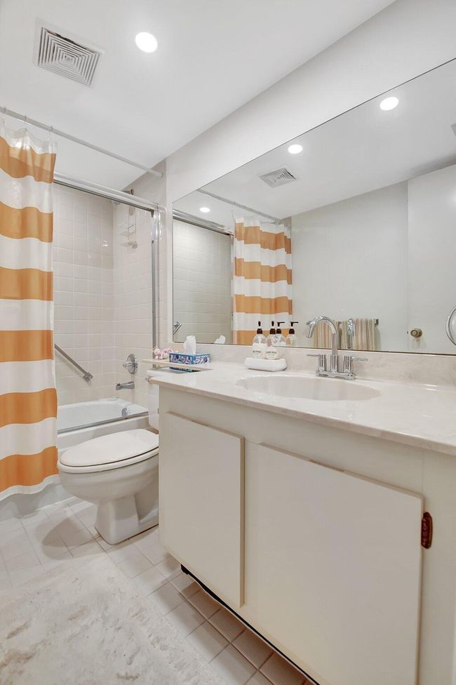 APT-306 - 7770 Tahiti Ln, Condo with 2 bedrooms, 2 bathrooms and null parking in Lake Worth FL | Image 13