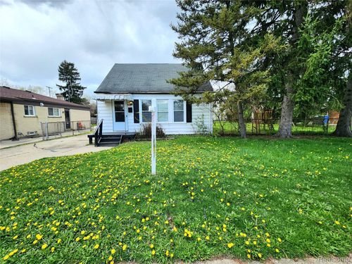 6147 Whitefield St, Dearborn Heights, MI, 48127-3012 | Card Image