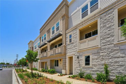 117 Towns Ave, Upland, CA, 91786-6059 | Card Image