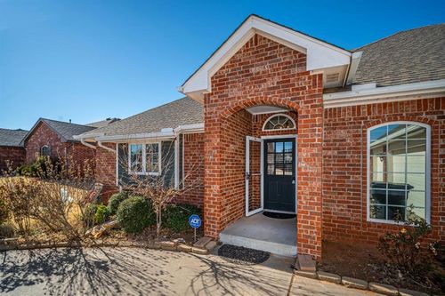 7121 Cherokee Ct, Warr Acres, OK, 73132-5926 | Card Image