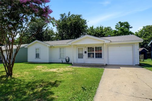 1013 Irion Dr, Euless, TX, 76039-3332 | Card Image