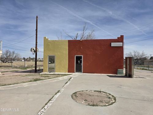 11671 Socorro Rd, Socorro, TX, 79927-3058 | Card Image