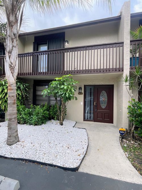 832 Nw 47th St, Deerfield Beach, FL, 33064-5008 | Card Image