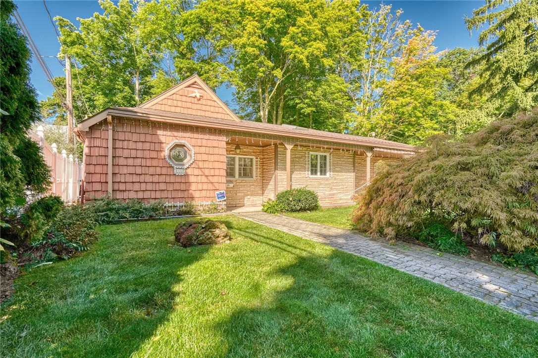 Whitlock Rd, Rochester, NY 14609