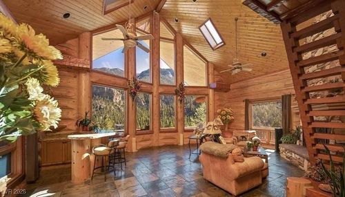 276 Seven Dwarfs Rd, Las Vegas, NV, 89124-9195 | Card Image