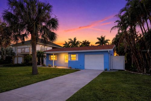17734 1st St E, REDINGTON SHORES, FL, 33708-1218 | Card Image