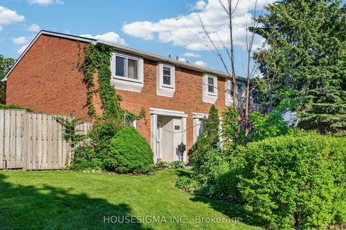 90-15 Centennial Park Road S, Etobicoke, ON, M9C4W8 | Card Image