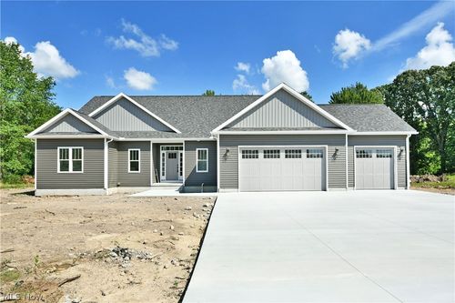 4780 Warren Rd, Cortland, OH, 44410-9707 | Card Image