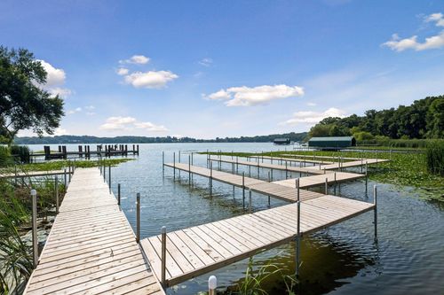 365 W Lake St, Orono, MN, 55356-9757 | Card Image