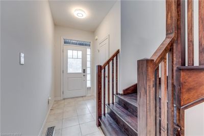 20 Farley Lane, Townhouse with 3 bedrooms, 2 bathrooms and 2 parking in Ancaster ON | Image 3