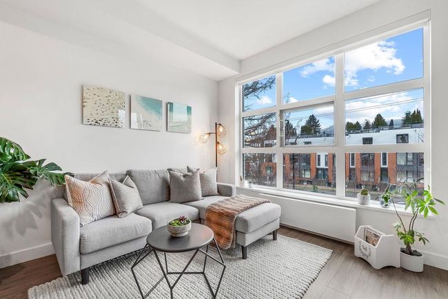 301 - 733 E 3 Rd Street, Condo with 1 bedrooms, 1 bathrooms and 1 parking in North Vancouver BC | Image 4