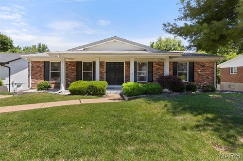 23 Quail Woods Dr, Fenton, MO, 63026-3444 | Card Image