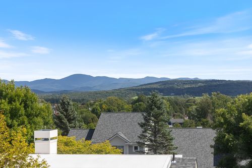 514 Golf Course Rd, South Burlington, VT, 05403-7507 | Card Image