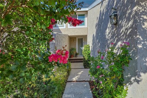 25149 Amberley Way, Valencia, CA, 91355-3053 | Card Image