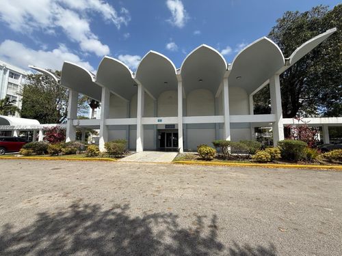 412-492 Nw 165th Street Rd, Miami, FL, 33169-6464 | Card Image