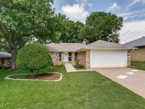 1605 Bedford Oaks Dr, Bedford, TX, 76021-3408 | Card Image