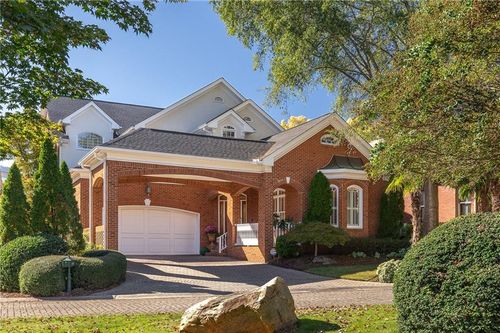 1065 Arbor Trce Ne, Brookhaven, GA, 30319-5381 | Card Image