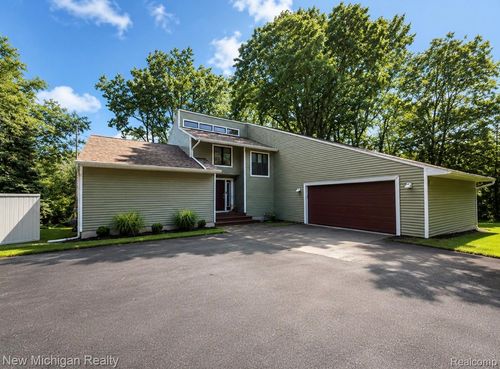 7156 River Rd, Flushing, MI, 48433-2248 | Card Image