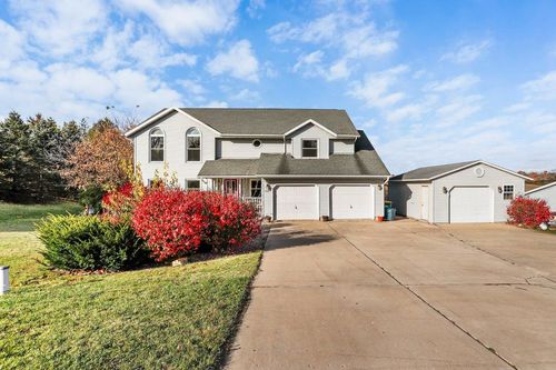 5901 Lochinvars Trail, Medina, WI, 53559 | Card Image