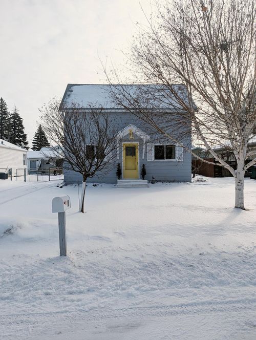 141 5th Ave N, Casselton, ND, 58012-3223 | Card Image