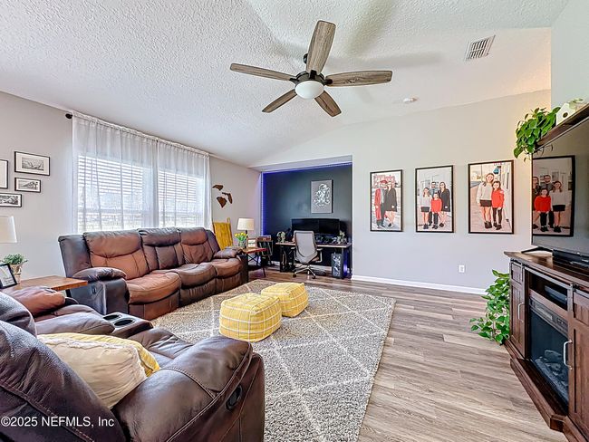 78151 Duckwood Trl, House other with 4 bedrooms, 2 bathrooms and null parking in Yulee FL | Image 4