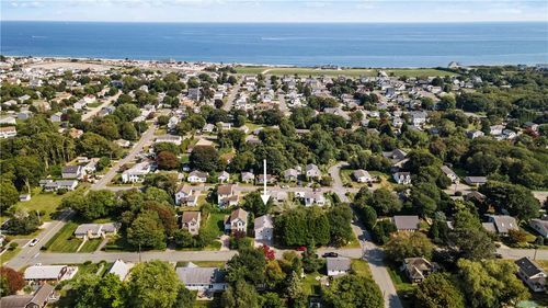 16 Coffey Ave, Narragansett, RI, 02882-5115 | Card Image