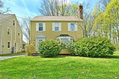 View of front of property featuring a front yard | Image 3