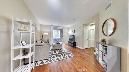 2108 Scholarship, Irvine, CA, 92612-5682 | Card Image