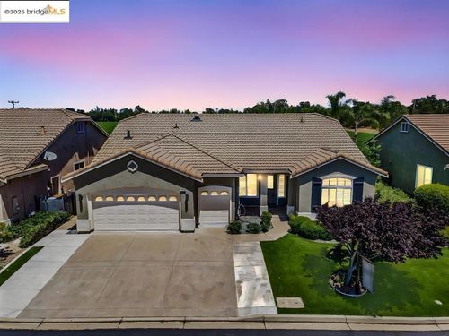 909 Suntan Ln, Brentwood, CA, 94513-6977 | Card Image