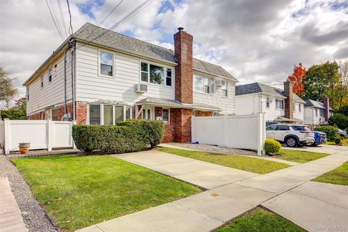 39-09 216th St, Bayside, NY, 11361-2319 | Card Image