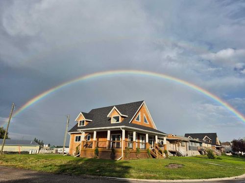 418 3 Avenue N, Vulcan, AB, T0L2B0 | Card Image