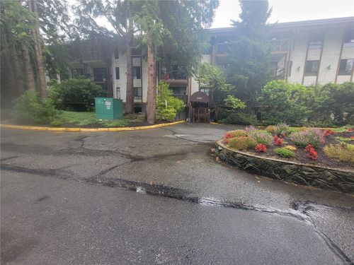 311-1009 Mckenzie Ave, Saanich, BC, V8X4B1 | Card Image