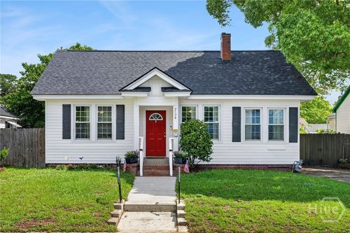 2124 E 39th St, Savannah, GA, 31404-3831 | Card Image