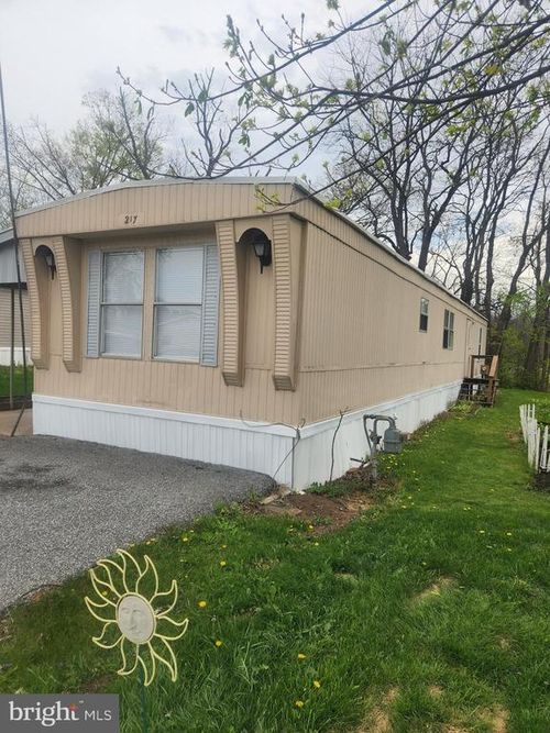 217 Waldorf Drive, YORK, PA, 17404 | Card Image