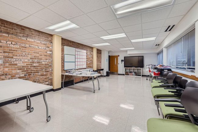 Classrooom 5.jpg | Image 20