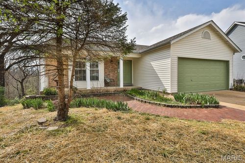 853 Crescent Ridge Dr, Valley Park, MO, 63088-1164 | Card Image