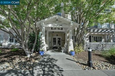 2143 - Tice Creek Dr, Condo with 2 bedrooms, 2 bathrooms and 1 parking in Walnut Creek CA | Image 1