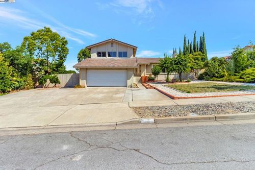 1771 Via Sombrio, Fremont, CA, 94539-5147 | Card Image