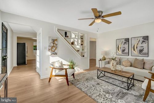 122 Scott Dr, MANASSAS PARK, VA, 20111-2324 | Card Image