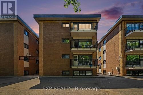 15-272 Beechwood Ave, Vanier, ON, K1L8A6 | Card Image