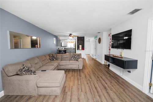 404-404 Country Ln Ne, WINTER HAVEN, FL, 33881-2676 | Card Image