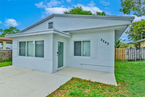 2243 Greene St, Hollywood, FL, 33020-1233 | Card Image