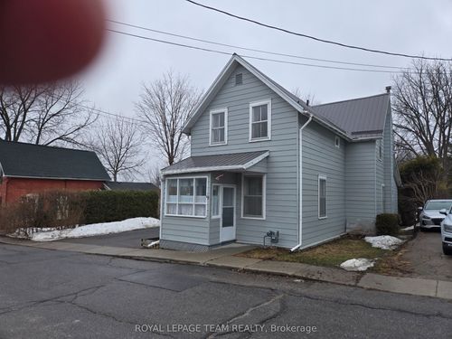 48 Thomas St, Almonte, ON, K0A1A0 | Card Image