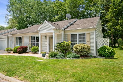 18 Beechwood Dr, Waterford, CT, 06385-1223 | Card Image